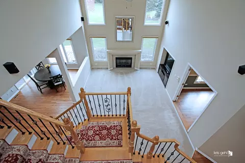 Entry Way - 2581 Sutton Ln, Aurora, IL 60502 photo 4 of 4