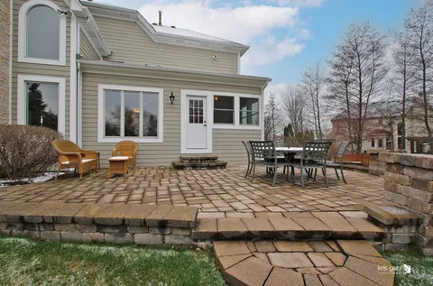 Exterior - 2581 Sutton Ln, Aurora, IL 60502 photo 2 of 5