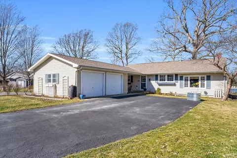 346 Kaufman Dr, Loda, IL 60948
