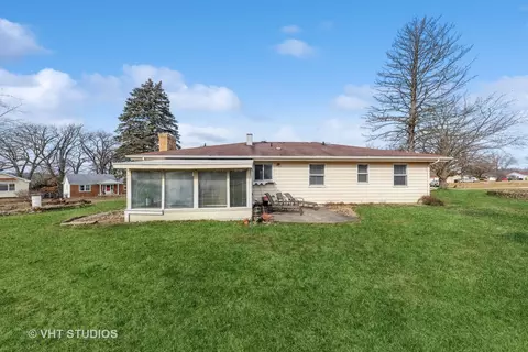 Exterior - 908 Melrose Ct, Mchenry, IL 60050 photo 4 of 4