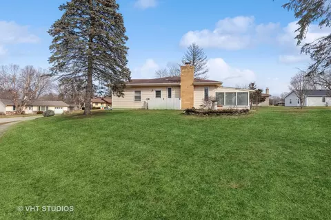 Exterior - 908 Melrose Ct, Mchenry, IL 60050 photo 3 of 4