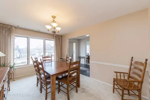 Dining - 908 Melrose Ct, Mchenry, IL 60050 photo 2 of 2