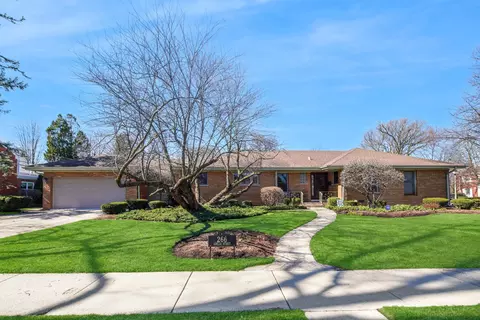 266 E Adelia St, Elmhurst, IL 60126