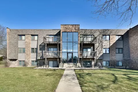 1480 Stonebridge Cir, Wheaton, IL 60189 photo 1