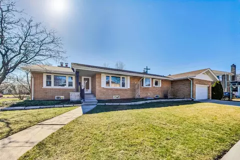 322 S Sturges Pkwy, Elmhurst, IL 60126