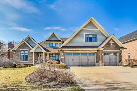 1210 Manzella Ln, Glenview, IL 60025