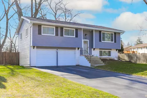7621 Grant St, Darien, IL 60561