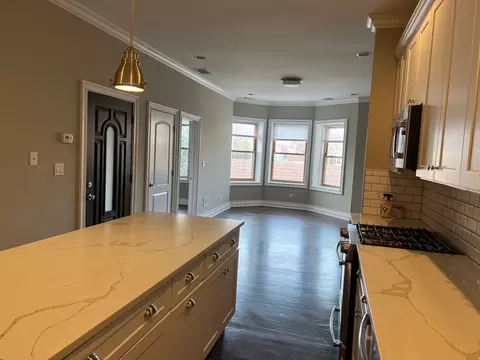 806 Main St, Evanston, IL 60202 photo 2