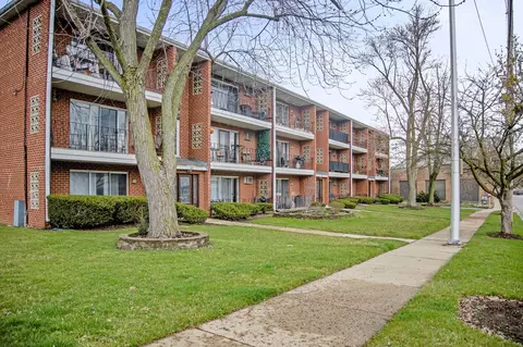 410 Crescent Blvd #3B, Lombard, IL 60148