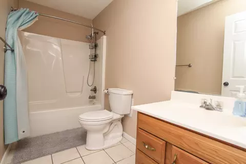 Bath - 3012 Providence Dr, Bloomington, IL 61704 photo 4 of 4