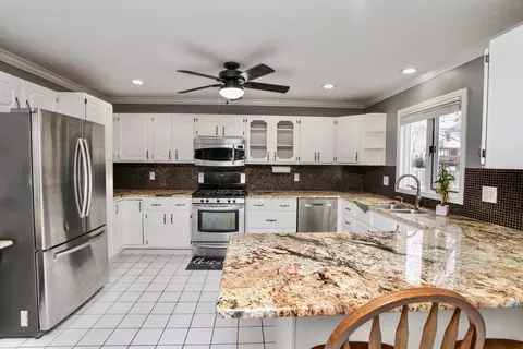 Kitchen - 3012 Providence Dr, Bloomington, IL 61704 photo 2 of 3