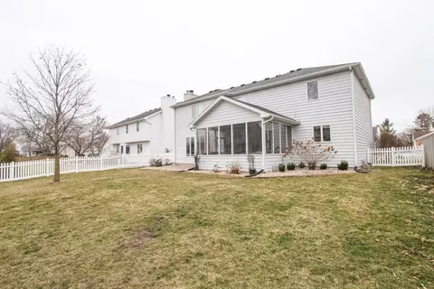 Exterior - 3012 Providence Dr, Bloomington, IL 61704 photo 4 of 9
