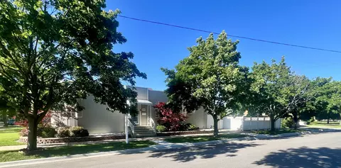 11057 S Avenue J, Chicago, IL 60617