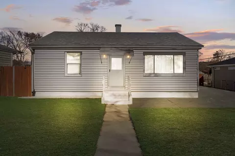 408 S Ohio St, Aurora, IL 60505