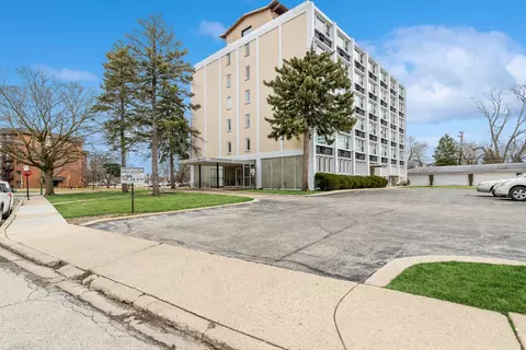 5975 N Odell Ave #1E, Chicago, IL 60631