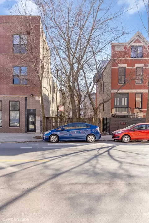2705 W Augusta Blvd, Chicago, IL 60622