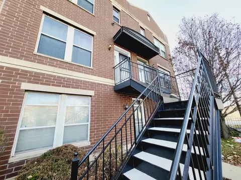 736 S Kedzie Ave #3, Chicago, IL 60612