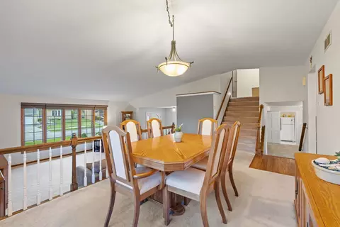 Dining - 15301 Pine Dr, Oak Forest, IL 60452 photo 1 of 5
