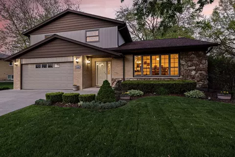 Exterior - 15301 Pine Dr, Oak Forest, IL 60452 photo 7 of 7