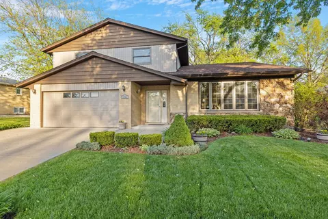 15301 Pine Dr, Oak Forest, IL 60452