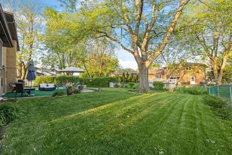 Exterior - 15301 Pine Dr, Oak Forest, IL 60452 photo 6 of 7