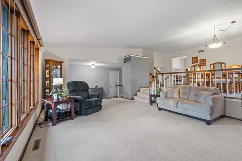 Living - 15301 Pine Dr, Oak Forest, IL 60452 photo 2 of 2