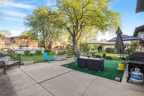 Exterior - 15301 Pine Dr, Oak Forest, IL 60452 photo 2 of 7