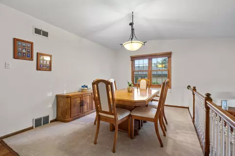 Dining - 15301 Pine Dr, Oak Forest, IL 60452 photo 3 of 5