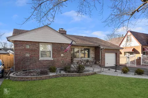 12142 Artesian Ave, Blue Island, IL 60406