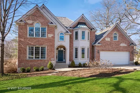 900 Lakewood Dr, Barrington, IL 60010