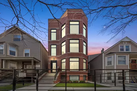 3124 N Central Park Ave #3, Chicago, IL 60618
