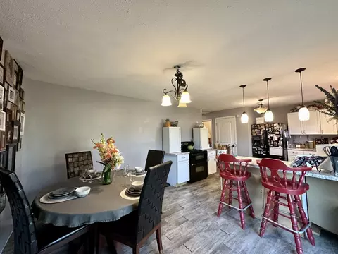 2131 E Hendrix St, Decatur, IL 62521 photo 5