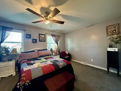 2131 E Hendrix St, Decatur, IL 62521 photo 7