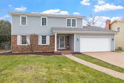 157 Tanoak Ln, Naperville, IL 60540