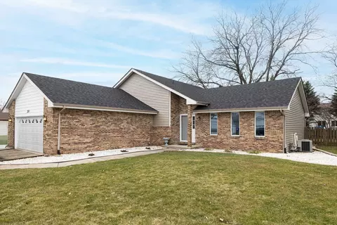301 S Brookshore Dr, Shorewood, IL 60404