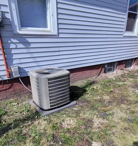 Exterior - 496 S Dearborn Ave, Kankakee, IL 60901 photo 4 of 6