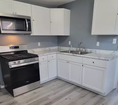 Kitchen - 496 S Dearborn Ave, Kankakee, IL 60901 photo 1 of 3
