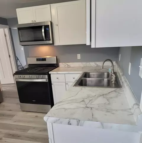 Kitchen - 496 S Dearborn Ave, Kankakee, IL 60901 photo 3 of 3