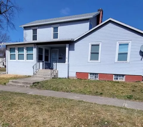 Exterior - 496 S Dearborn Ave, Kankakee, IL 60901 photo 2 of 6