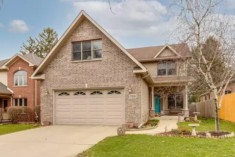 709 Greenwood Ave, Mundelein, IL 60060