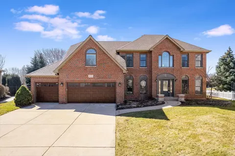 2723 Salix Cir, Naperville, IL 60564
