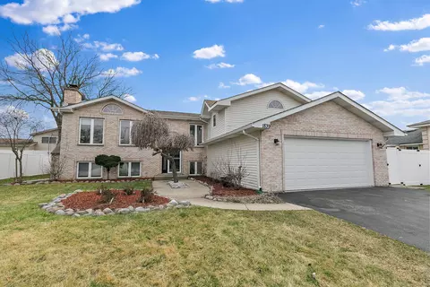 1839 W Woodland Ave, Addison, IL 60101