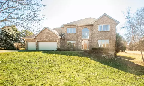 6779 E Bluegrass Trl, Stillman Valley, IL 61084