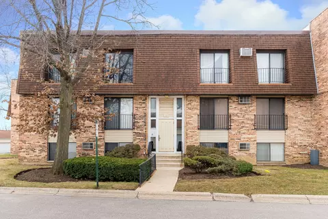 201 N Waters Edge Dr #201, Glendale Heights, IL 60139