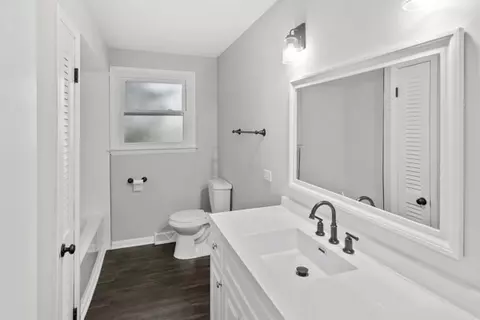 Bath - 687 Brookwood Dr, Olympia Fields, IL 60461 photo 1 of 2