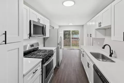 Kitchen - 687 Brookwood Dr, Olympia Fields, IL 60461 photo 1 of 1