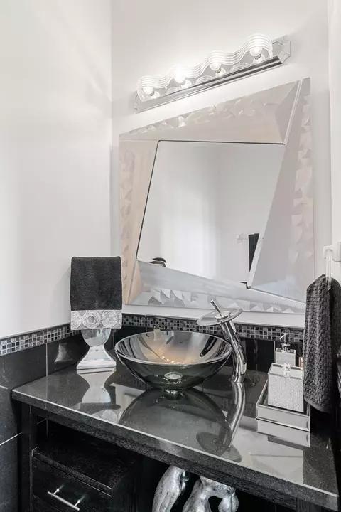 Bath - 24962 Ambrose Rd, Plainfield, IL 60585 photo 1 of 6
