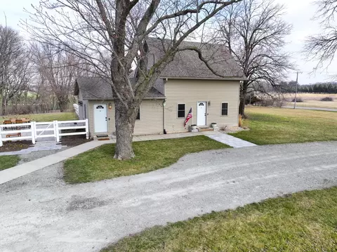 906 Mcneil Rd, Rock Falls, IL 61071
