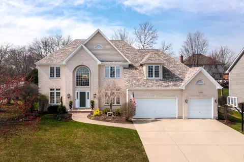 2 S428 Chaucer Ct, Glen Ellyn, IL 60137