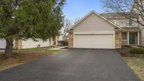 6371 Commonwealth Dr, Loves Park, IL 61111